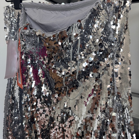 NTW Rhode strapless silver pailette sequin dress. - Picture 5 of 8